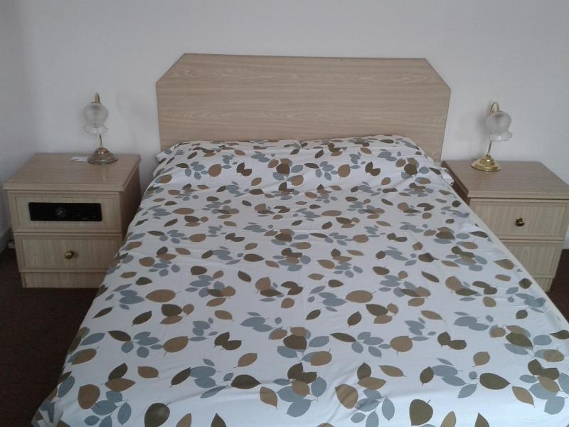Double Room with Shared Bathroom image 2