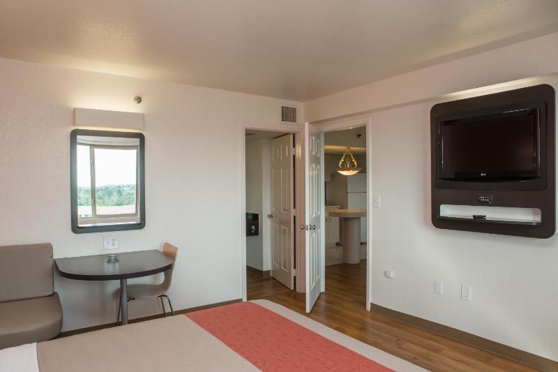 Suite image 3