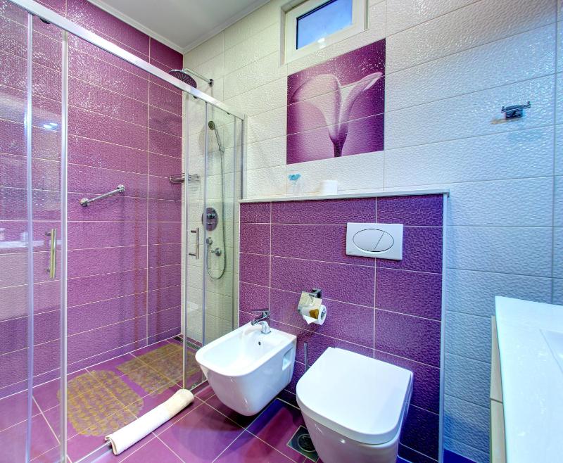 Deluxe Double Room with Balcony image 4