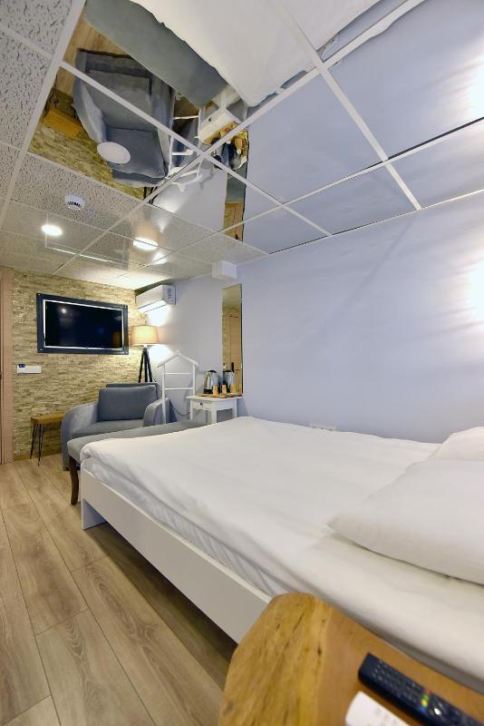 Junior Suite with Terrace image 2