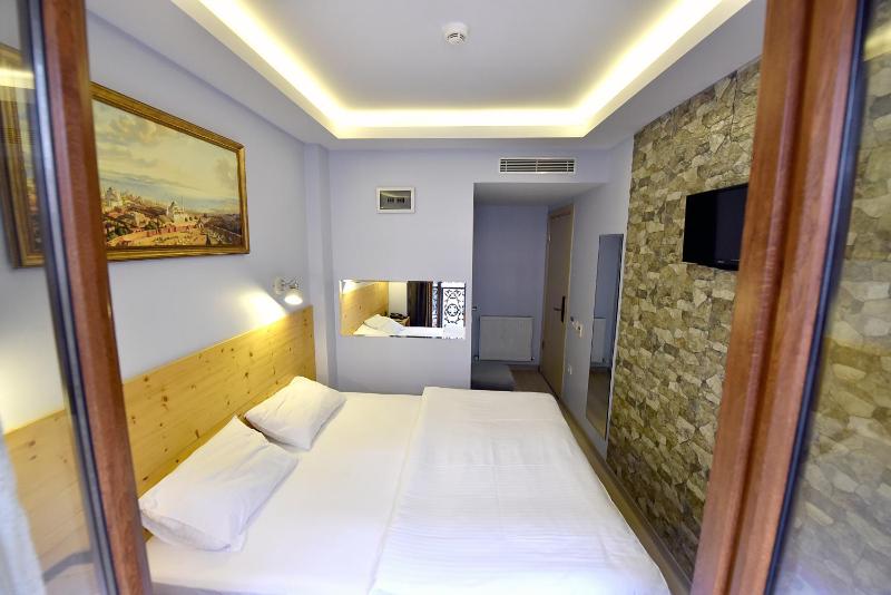 Budget Double Room image 1