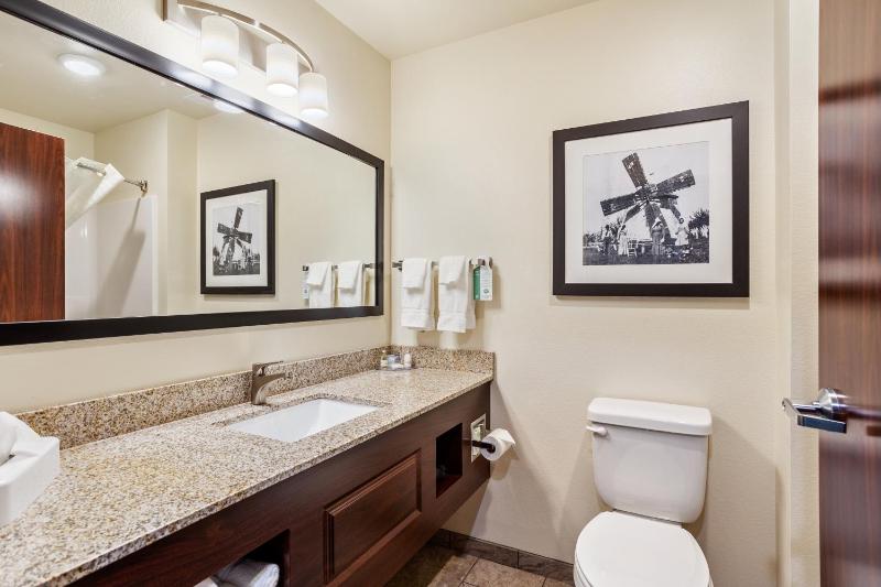 King Room image 2