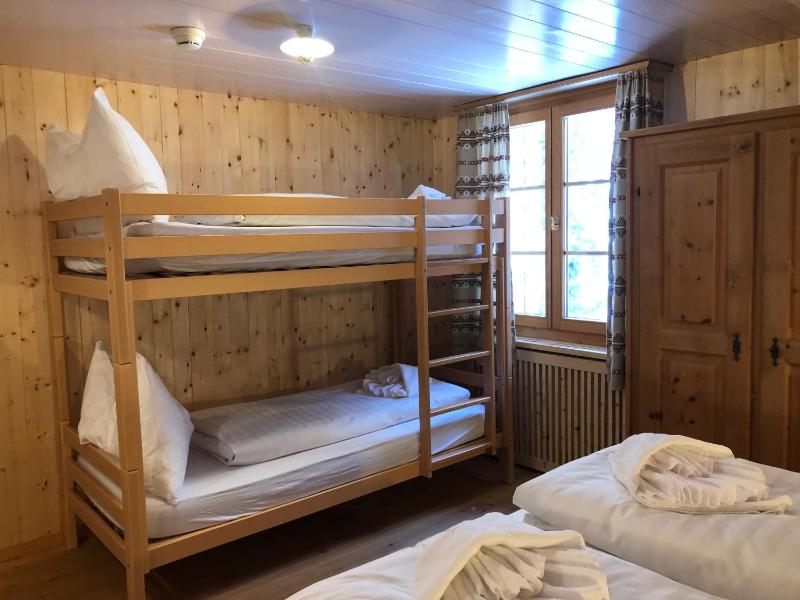 Economy Quadruple Room with Shared Bathroom image 3