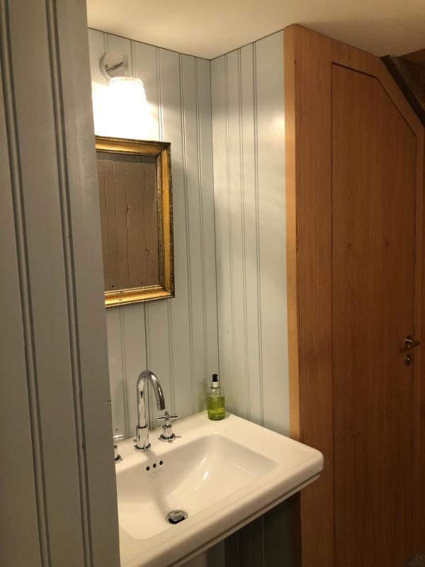 Double Room with Shared Bathroom image 1