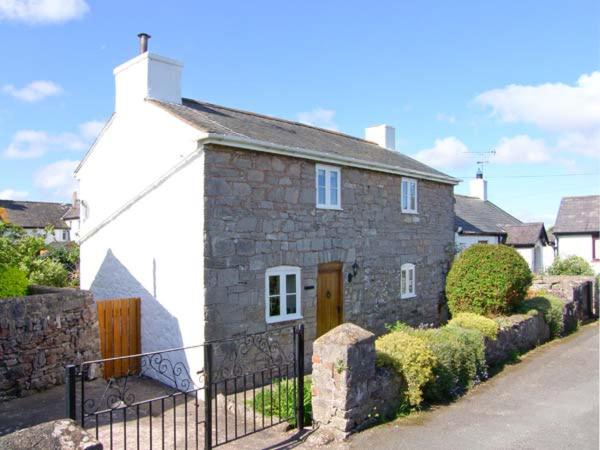 Pen y Parc - image 1