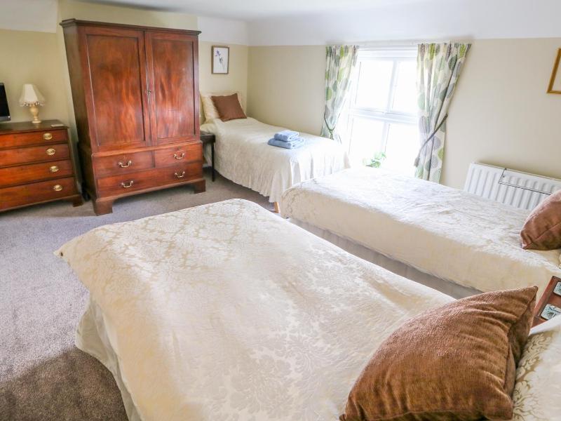 The Cottage - image 22