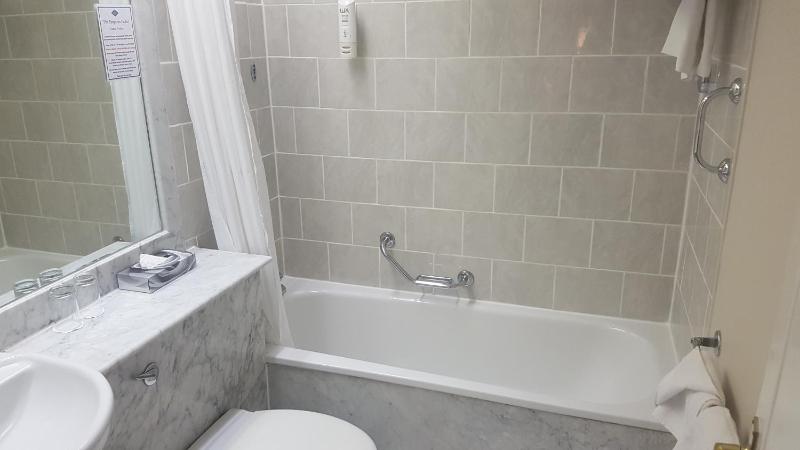 Single Room image 3