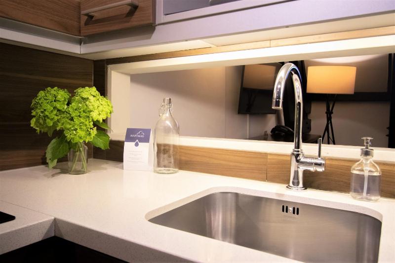 One-Bedroom Apartment image 3