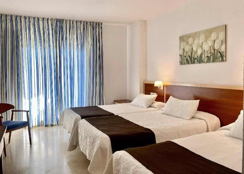 Triple Room image 4
