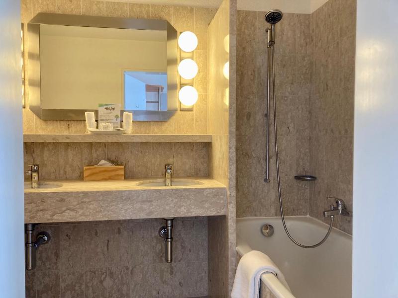 Double Room image 2