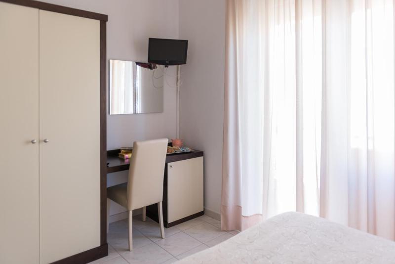 Hotel Viola - image 2