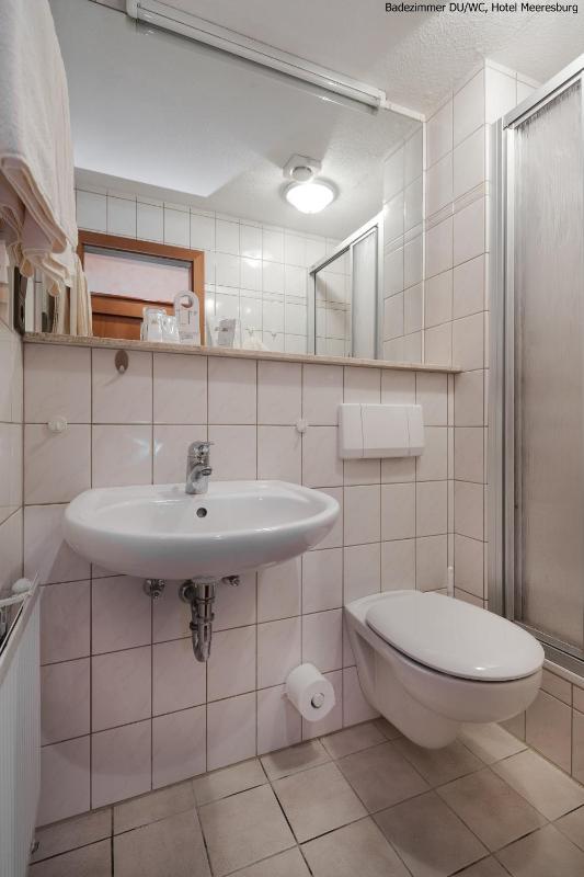 Double Room image 4