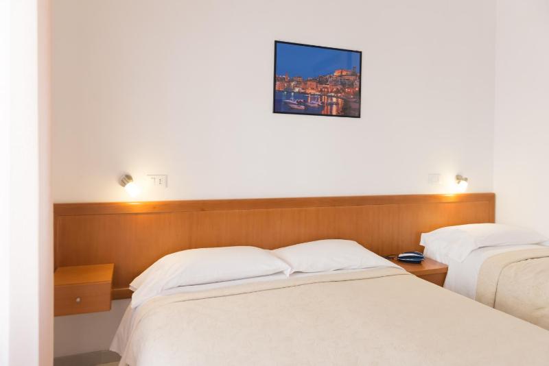 Hotel Viola - image 8