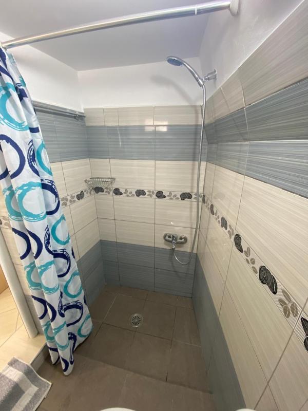 Small Double Room image 3