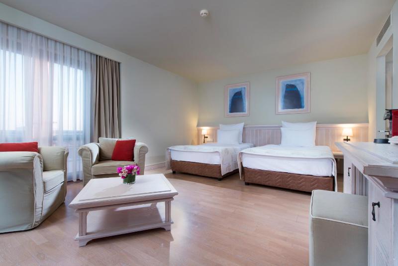 Standard Double or Twin Room image 2
