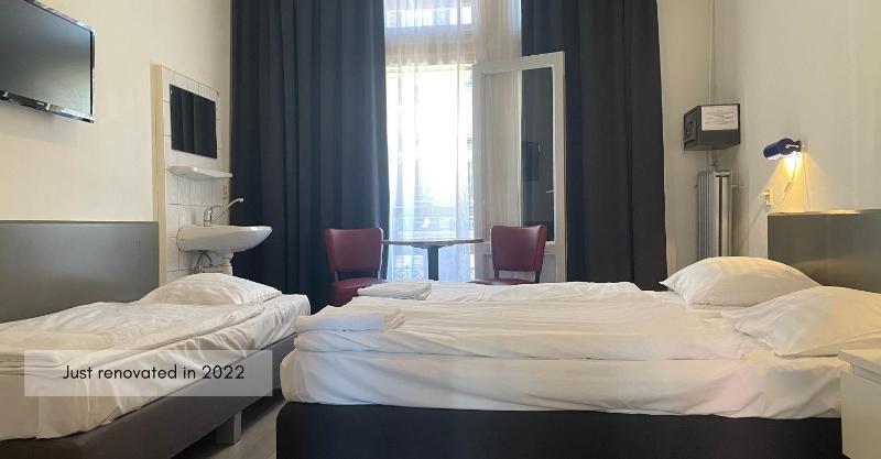 Deluxe Triple Room image 1