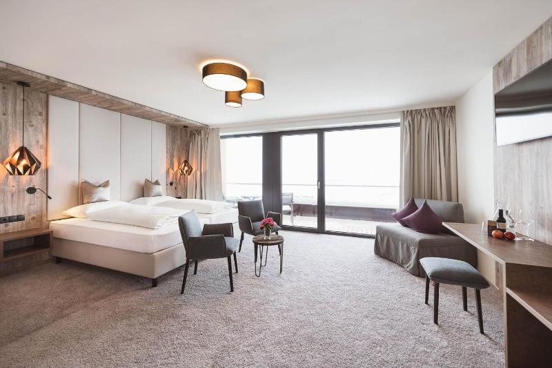 Superior Double Room image 4