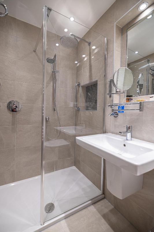Roxford Lodge Hotel - image 4