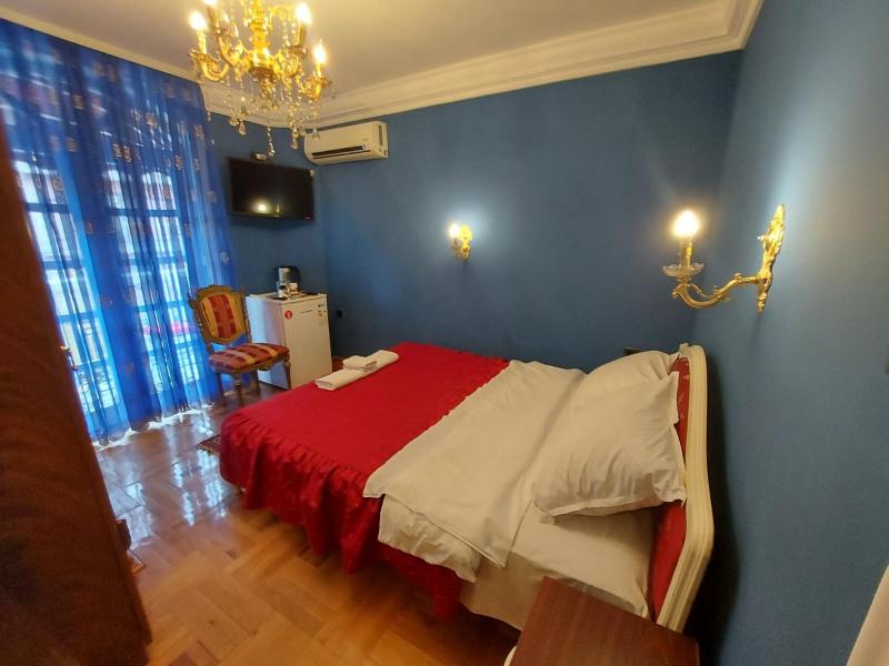 Deluxe Double Room with Shower image 4