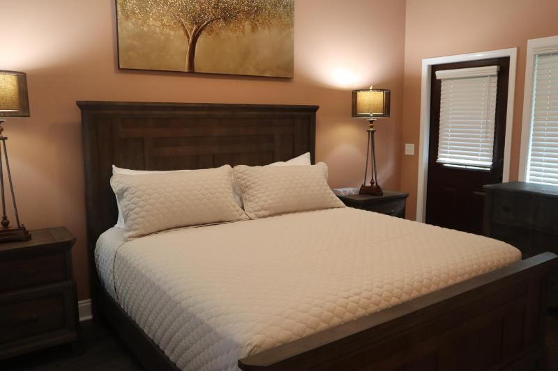 One-Bedroom Cottage image 3