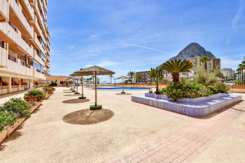 Apartment with Sea View image 2