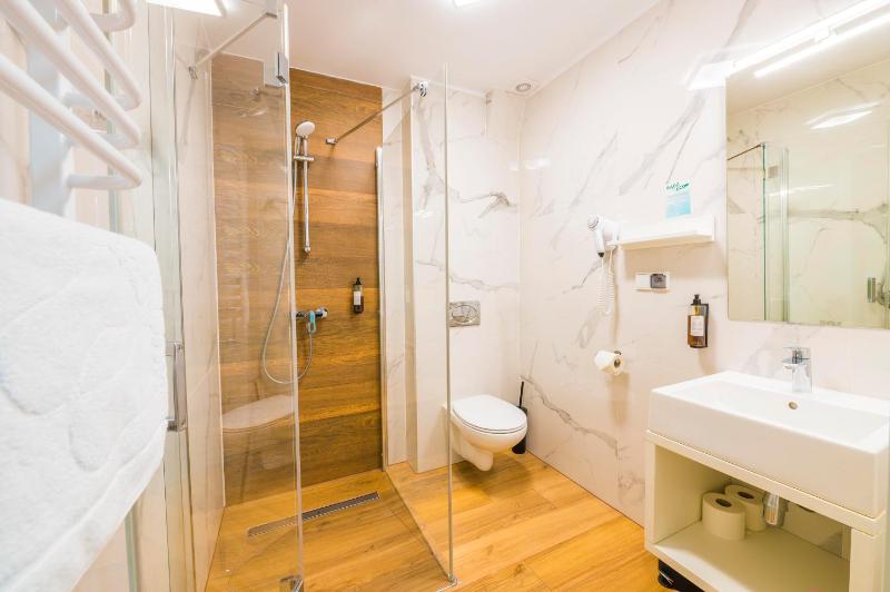 Deluxe Triple Room image 2
