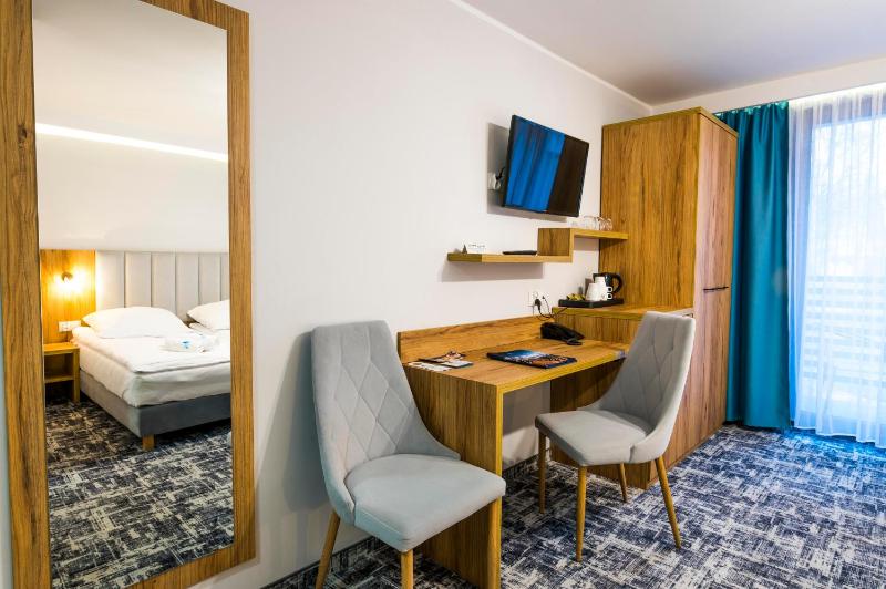 Deluxe Triple Room image 3