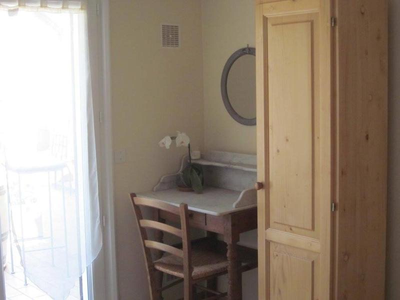 Twin Room image 3