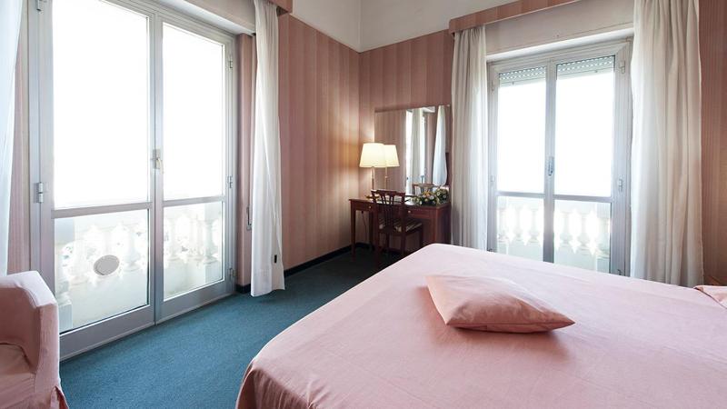 Double or Twin Room with Sea View image 1