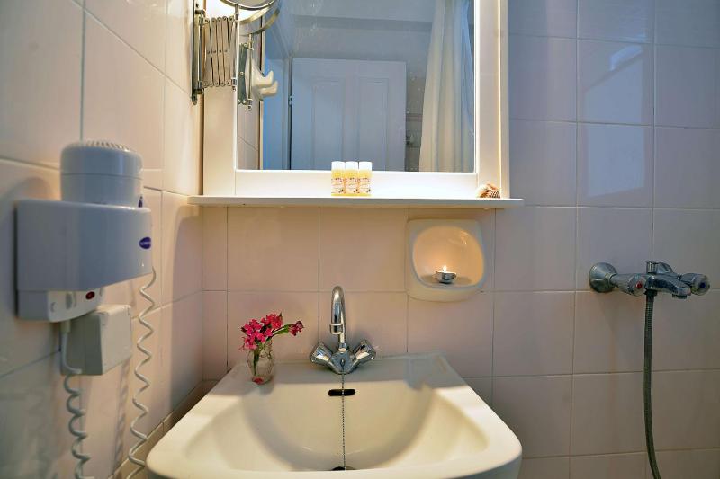  Two-Bedroom Apartment with Garden View  image 1