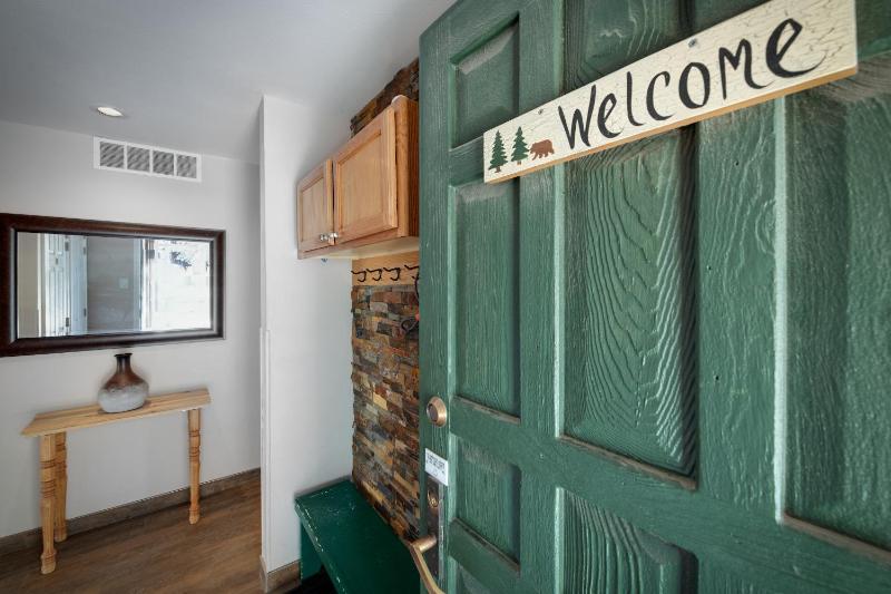 Tamarisk Alpine Condo: Great Location Pool/Hot Tub - image 12