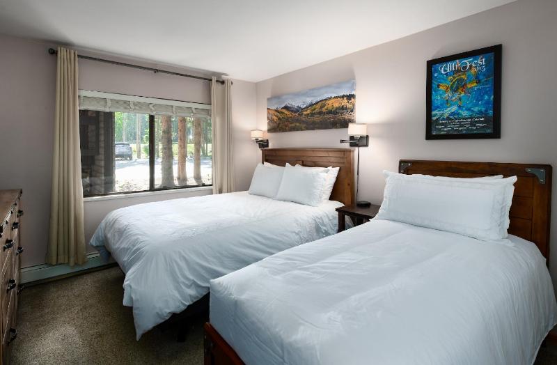 Tamarisk Alpine Condo: Great Location Pool/Hot Tub - image 25
