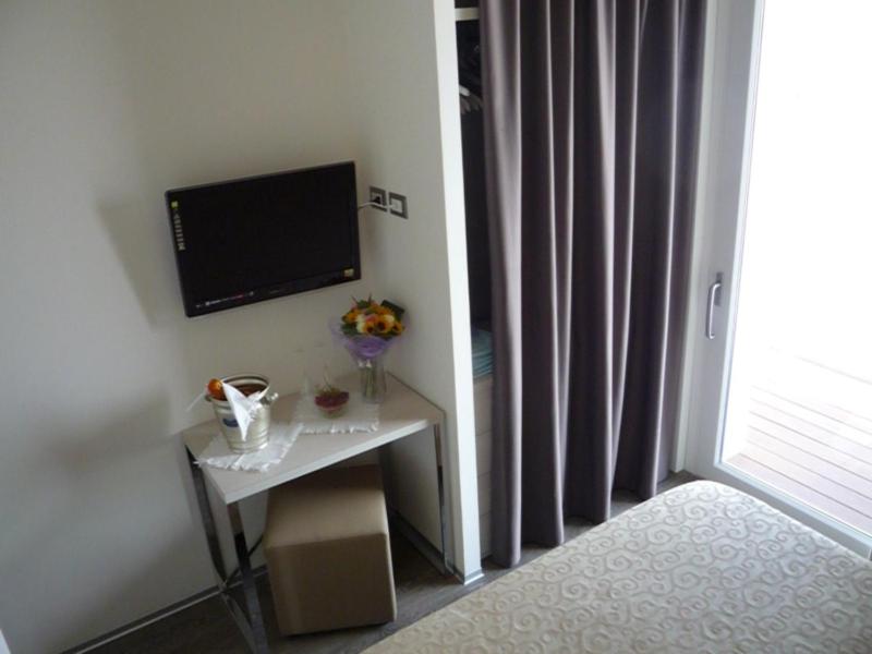 Superior Double Room image 3