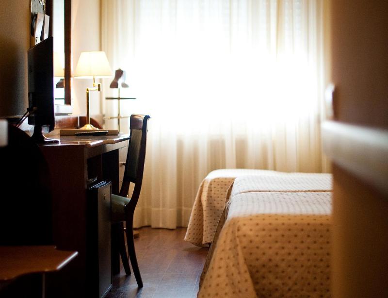 Twin Room with Extra Bed (2 Adults + 1 Child) image 4