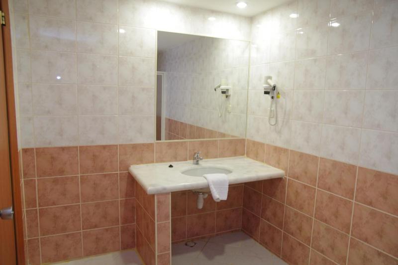 Family Suite (5 Adults) image 3