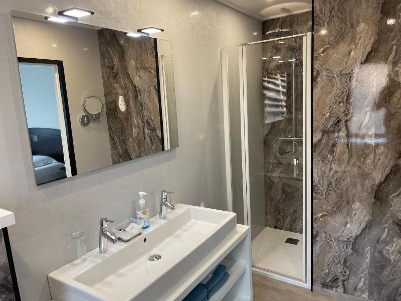 Comfort Double Room image 4