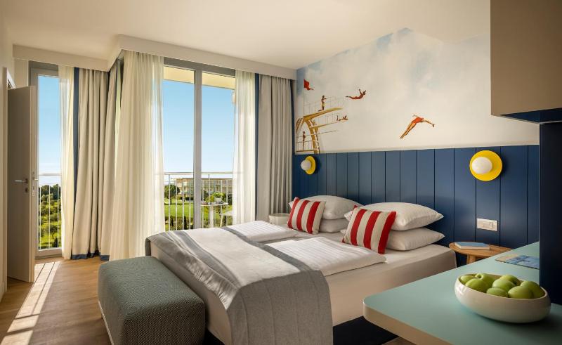 Family Room Falky image 3