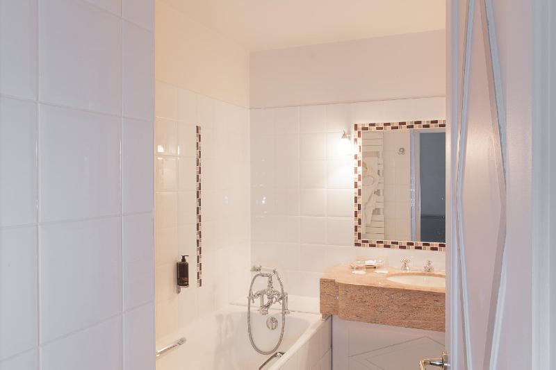 Superior Double Room image 1