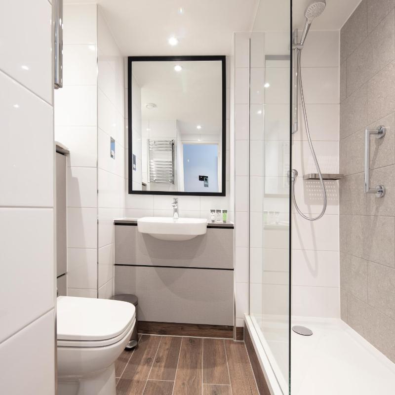 Standard Double Room image 4