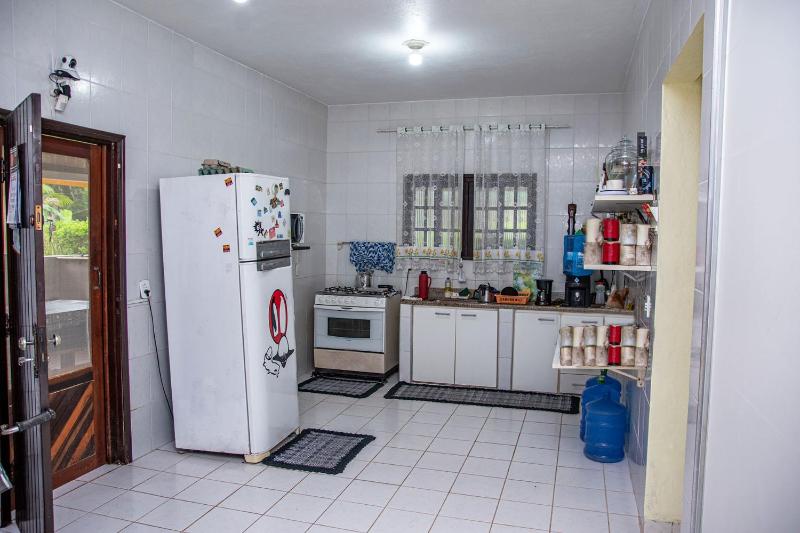 Chacara com piscina churrasq e WiFi em Peruibe SP - image 3