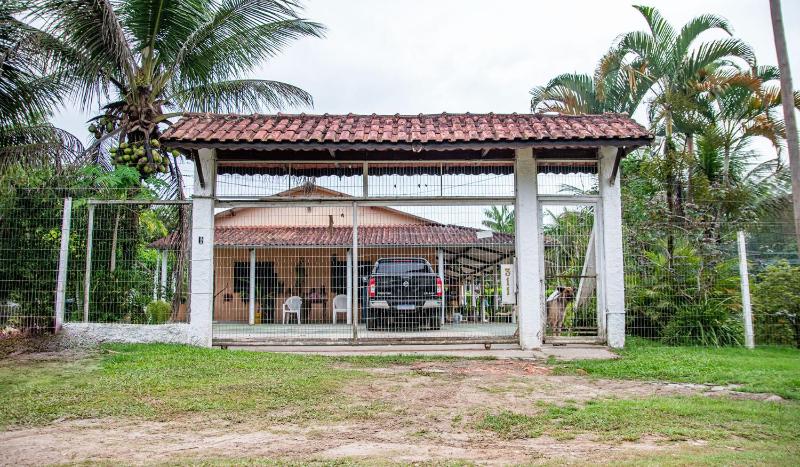 Chacara com piscina churrasq e WiFi em Peruibe SP - image 11