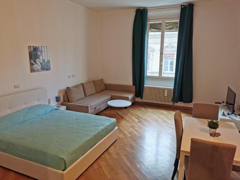 Studio Apartment image 2