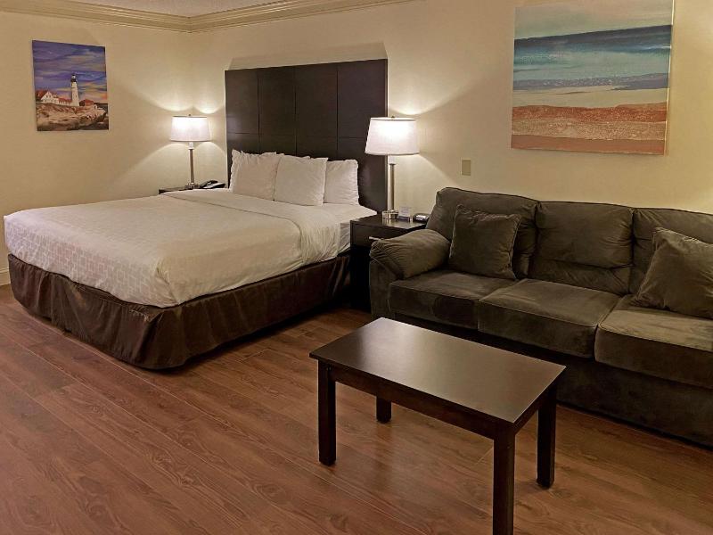 King Room with Sofa Bed - Non-Smoking image 4