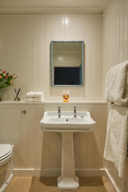 Classic Room image 3