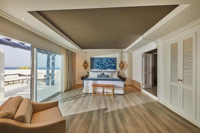 Preferred Club Suite with Ocean View image 1