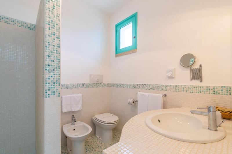 Classic Double Room image 2