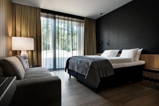 Double Room with Park View image 2