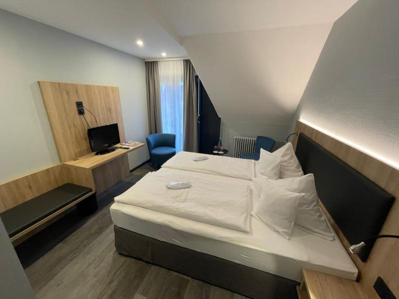 Standard Double Room image 1