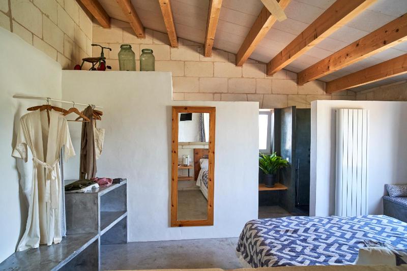 Suite with Balcony image 4