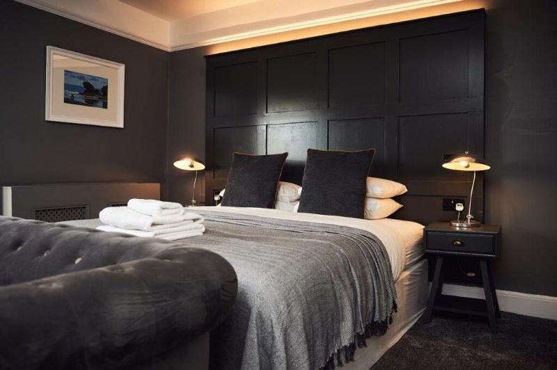 Deluxe Double Room with Shower image 4